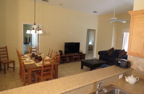 Lindfields House | Kissimmee Maingate Pool Homes by SOVH