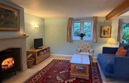 Edgeworth House | Kissingstone Cottage - Hidden Gem!