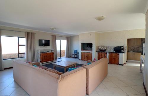 L'Agulhas House | Kitta In Struisbaai