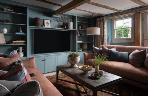 Port Isaac House | Kittiwake Cottage - Charming harbour-side cottage, luxury interiors