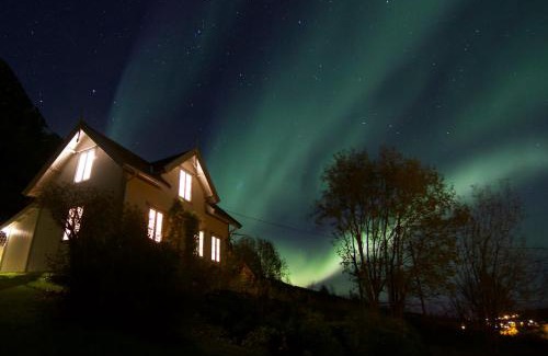 Lyngen House | Kjosen Lodge, Lyngen.