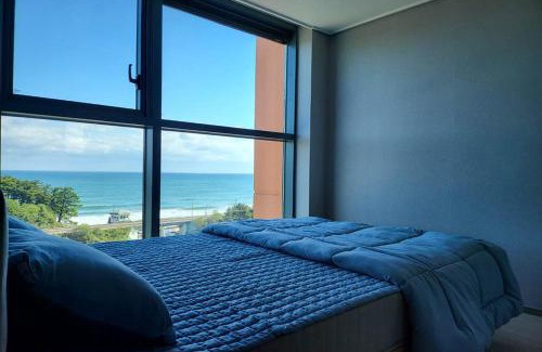 Donghae Apartment | KK Stay Ocean view with Netflix