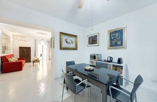 Pozzuoli Apartment | Klaire House: apartment all to yourself on the Pozzuoli harbor