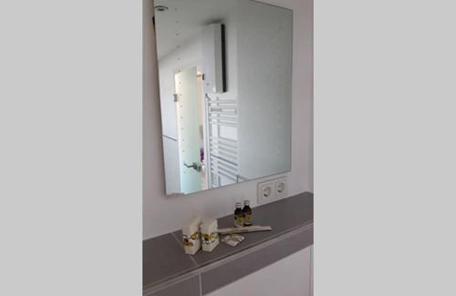 Elz Apartment | Klimatisierte Traumwohnung PANORAMA Parkplatz + Garten 3ZKB - DEIN HYGGELIG-HAUS