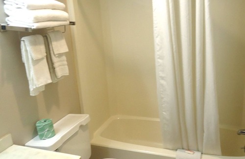 Paxinos Hotel | Knights Inn Paxinos