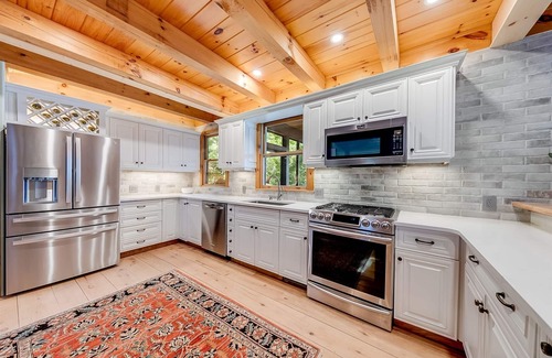 Clarkesville House | Knot Done | Lake Burton Luxury Escape