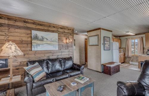 Clark House | Knotty Pine