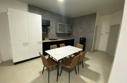 Paramaribo House | Knusse Vakantie Woning Voor Kort of Lang Verblijf. Volledige Gemeubileerd