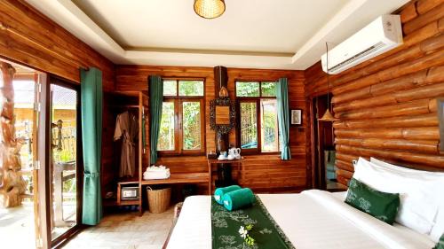 Nuea Khlong Resort | Koh Jum Ocean Beach Resort