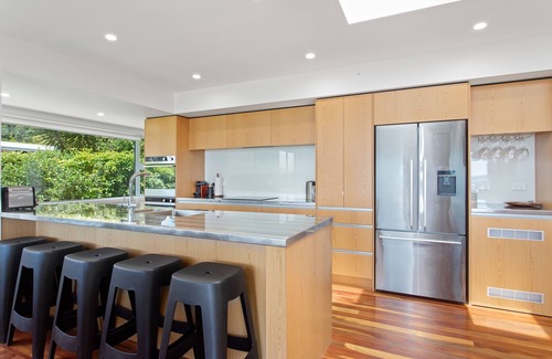 Bay of Plenty Region House | Kohi Point - Ohope Beachfront Holiday Home