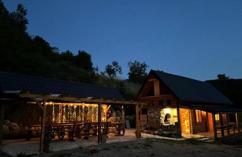 Perusic Ski Chalet | Koliba 30svibnja