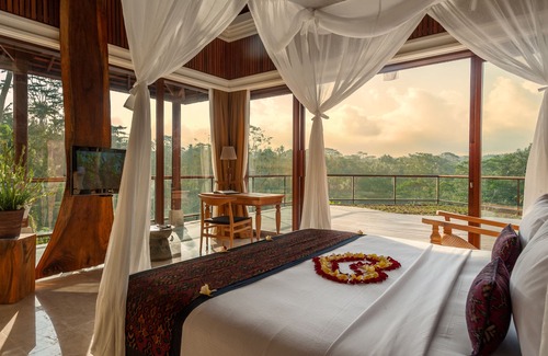 Melayang Resort | Komaneka at Tanggayuda