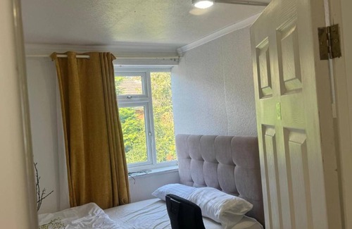 Manchester Hotel | Komegloba Exquisite room
