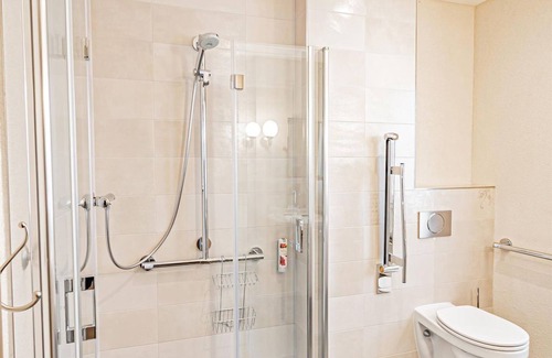 Langsur Bed & Breakfast | Komfort Doppelzimmer Barrierefrei - Weingut Johannishof