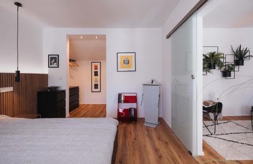 Dellbrueck Apartment | Komfortables Studio im rechtsrheinischen Köln