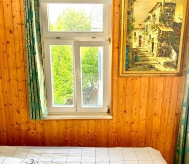 Bad Homburg v.d. Hoehe Apartment | Komplette Ferienwohnung nur 20 Minuten bis Frankfurt Zentrum