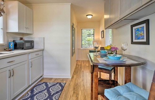 Honalo Apartment | Kona Area Cabin ~ 4 miles to Magic Sands Beach!