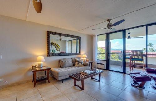 Historic Kailua Village Apartment | Kona Pacific Top Floor Retreat Ocean View and Pool!