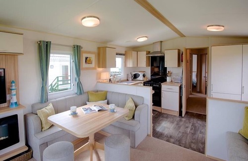 Castle Douglas Cottage | Konkers - a static caravan that sleeps 6 guests in 3 bedrooms
