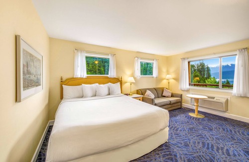 Balfour Hotel | Kootenay Lakeview Resort, BW Signature Collection