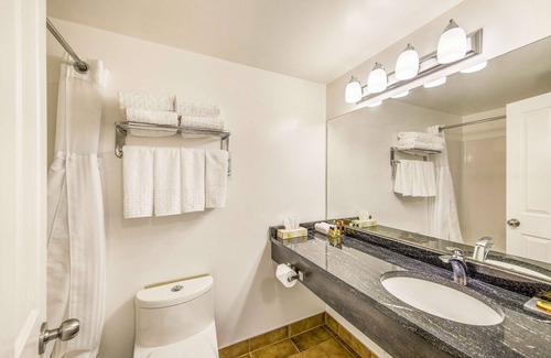 Balfour Hotel | Kootenay Lakeview Resort, BW Signature Collection