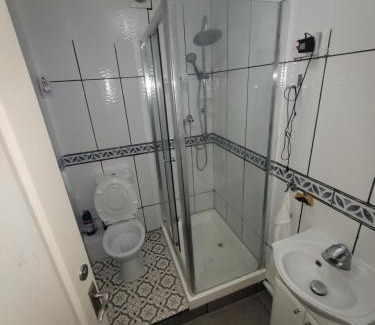 Falconwood and Welling House | Kosy RoomZ