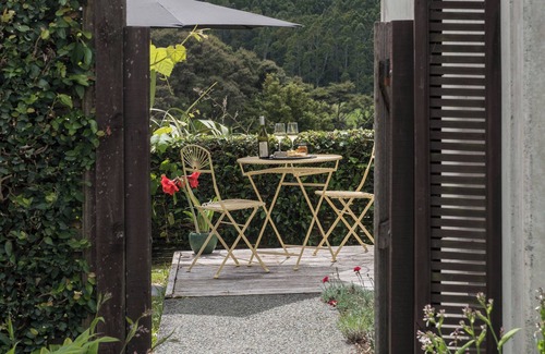 Whangateau Apartment | Kotare Studio Touch of Tuscany in Matakana