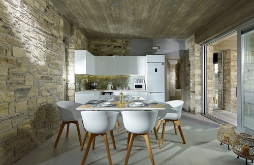 Kamilari Villa | Kouros n' Kori Villas | 4 bedrooms | 4 bathrooms | sleeps 12