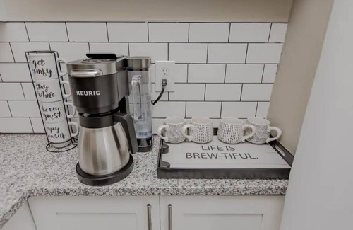 Latonia House | Kozy Korners: Homey, Walkable, 1 mile to DT Cincy!