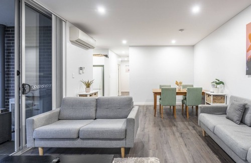 Homebush West Apartment | Kozyguru | Homebush West | 3 Bedroom Apt+Parking