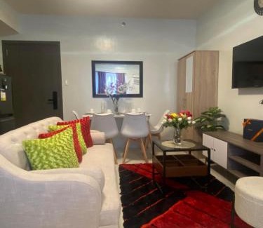 Talon Dos Apartment | Kral Suite in Las Piñas