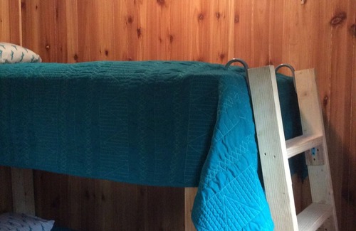 Newcastle Cabin | Krell’s Korral Tiny Cabin