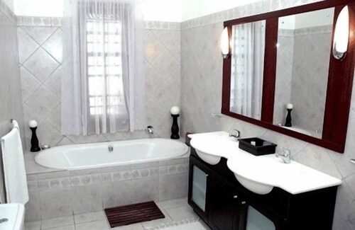 Kirkwood House | Kronenhoff Guest House