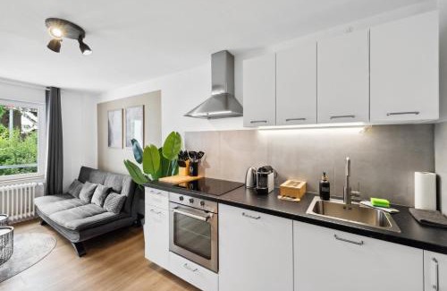 Kaiserslautern Apartment | KStay Apartments - Kaiserberg - Kitchen - WIFI - Parking