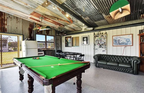 Broke House | Kulang Lodge in charming Broke with Large Swim Spa and games room suits up to 8 guests