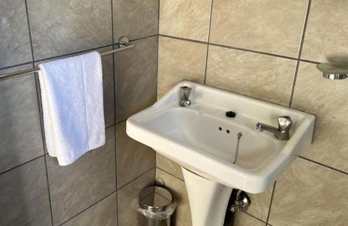 Ga-Segonyana Hotel | Kuruman Lodge