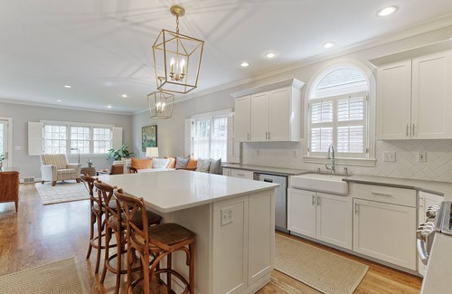 Buechel House | KY Derby & PGA : Gorgeous 4-Bedroom St. Matthews Home, Conveniently Located