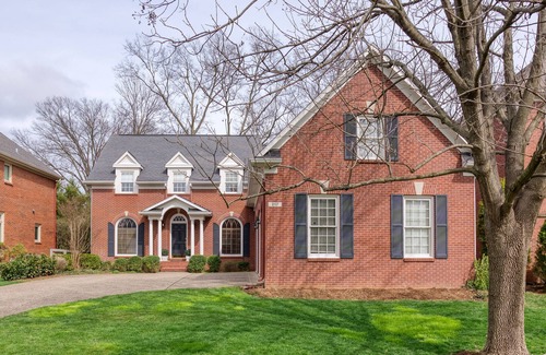 Buechel House | KY Derby & PGA : Gorgeous 4-Bedroom St. Matthews Home, Conveniently Located