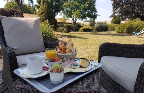 Champniers Hotel | Kyriad Angoulême Nord Champniers- Hôtel & Résidence