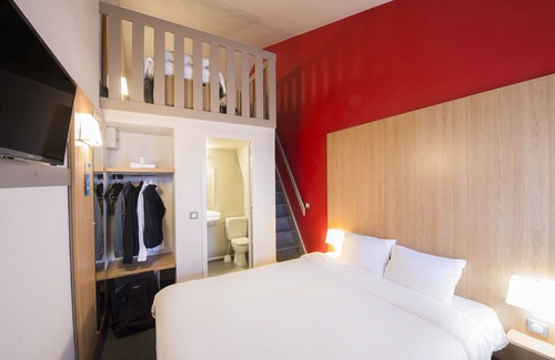 Chasseneuil-du-Poitou Hotel | Kyriad Direct Poitiers - Gare du Futuroscope