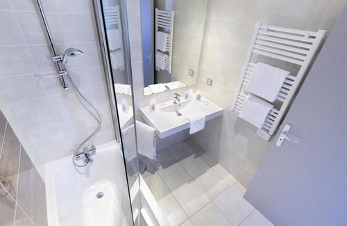 Albaret-Sainte-Marie Hotel | Kyriad Saint Chely d'Apcher - Aire de la Lozère