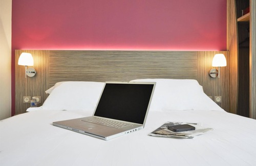 Albaret-Sainte-Marie Hotel | Kyriad Saint Chely d'Apcher - Aire de la Lozère