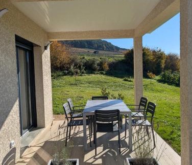 La Roche-Vineuse House | L'échappée Bourguignonne