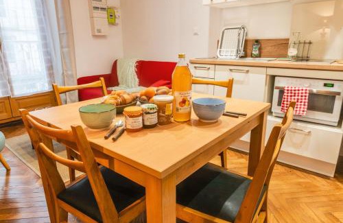 Dieppe Apartment | L'établissement TOIMOINOU, Hyper-centre, vue marché, proche mer 150m, lits faits à votre arrivée, serviettes de toilette, ménage, inclu, Netflix, accueil en personne