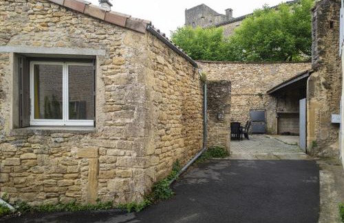 Etoile-sur-Rhone House | L'étoile d'Alice