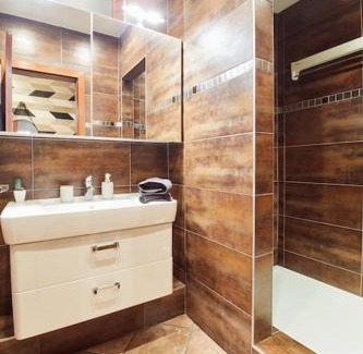 Mulhouse Apartment | L'Alsacien Plaisir- Balnéo-Wifi-Netflix