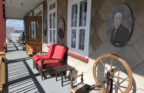 Saint-Marcel House | L'Ancien Presbytère de St-Marcel de L'Islet, bâtiment datant de 1882 (5 ch)