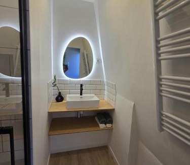 Croissy-Beaubourg Apartment | L'ancienne ferme du château