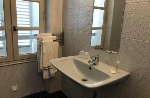 Saint-Maximin-la-Sainte-Baume Hotel | L'Annexe Plaisance - Hôtel Non Climatisé