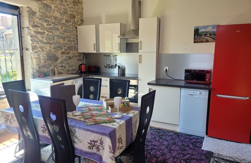 Azille Apartment | L'Appartment Deluxe,Games room, Wi-Fi, UKTV, Private roof terrace, spa Pool